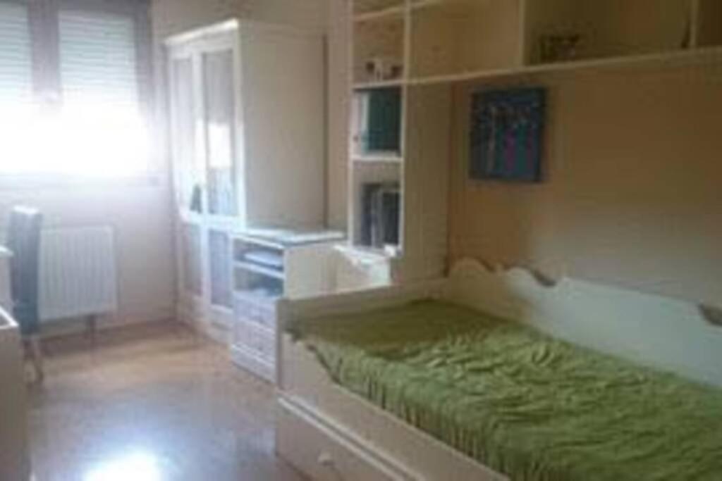 Apartamento Piso en Los corrales de buelna  Exterior foto